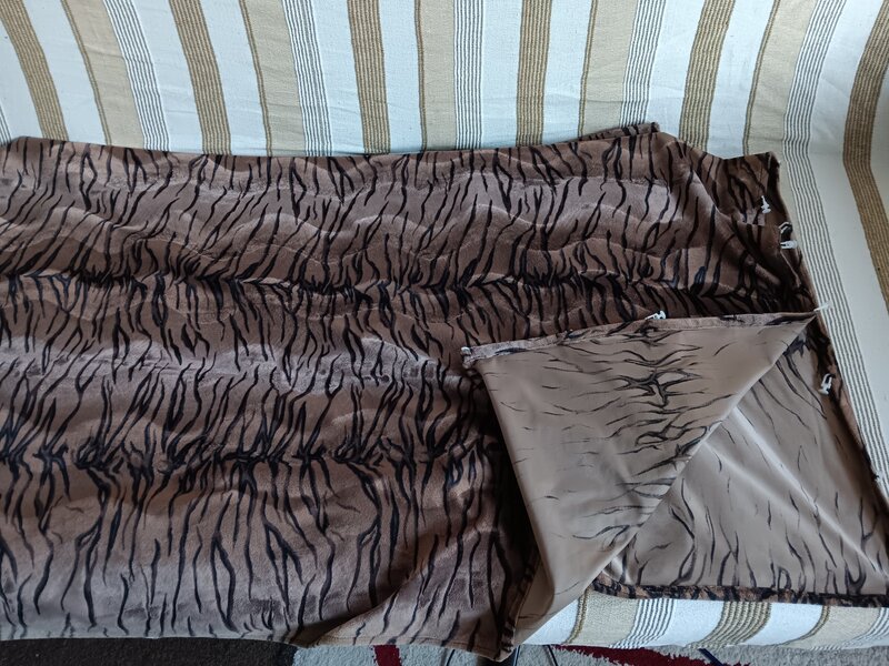Draperie lunga 242 cm.